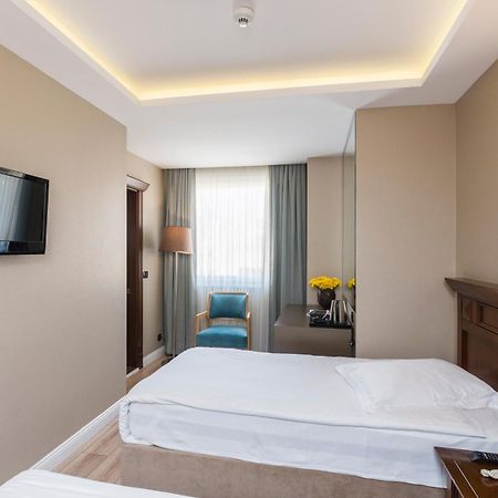 Semsan Hotel Истанбул Екстериор снимка