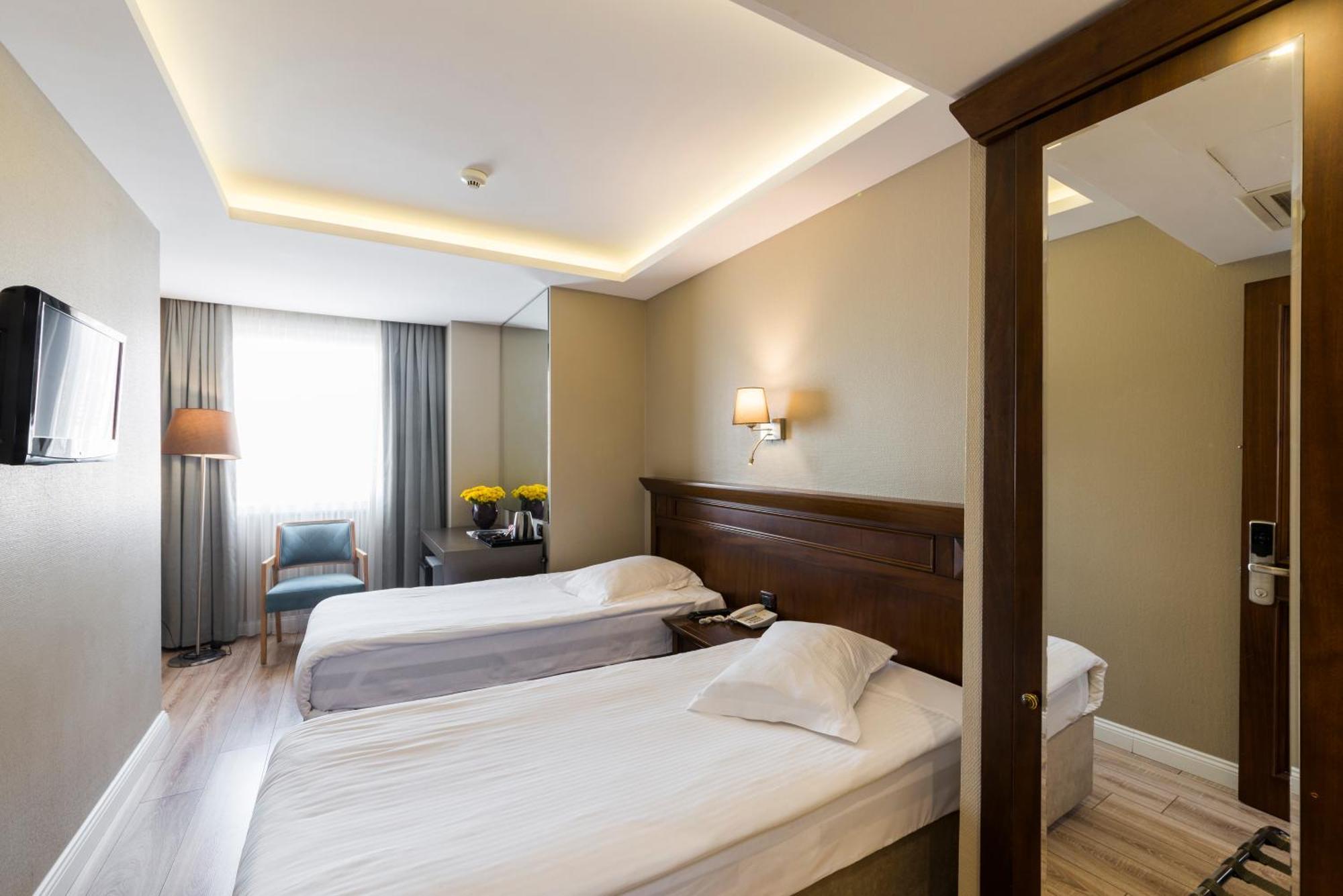 Semsan Hotel Истанбул Екстериор снимка