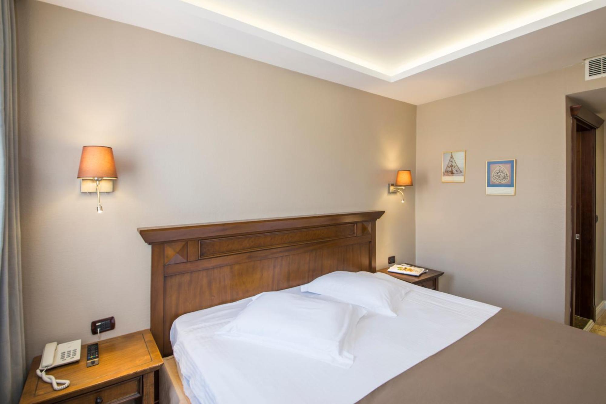 Semsan Hotel Истанбул Екстериор снимка