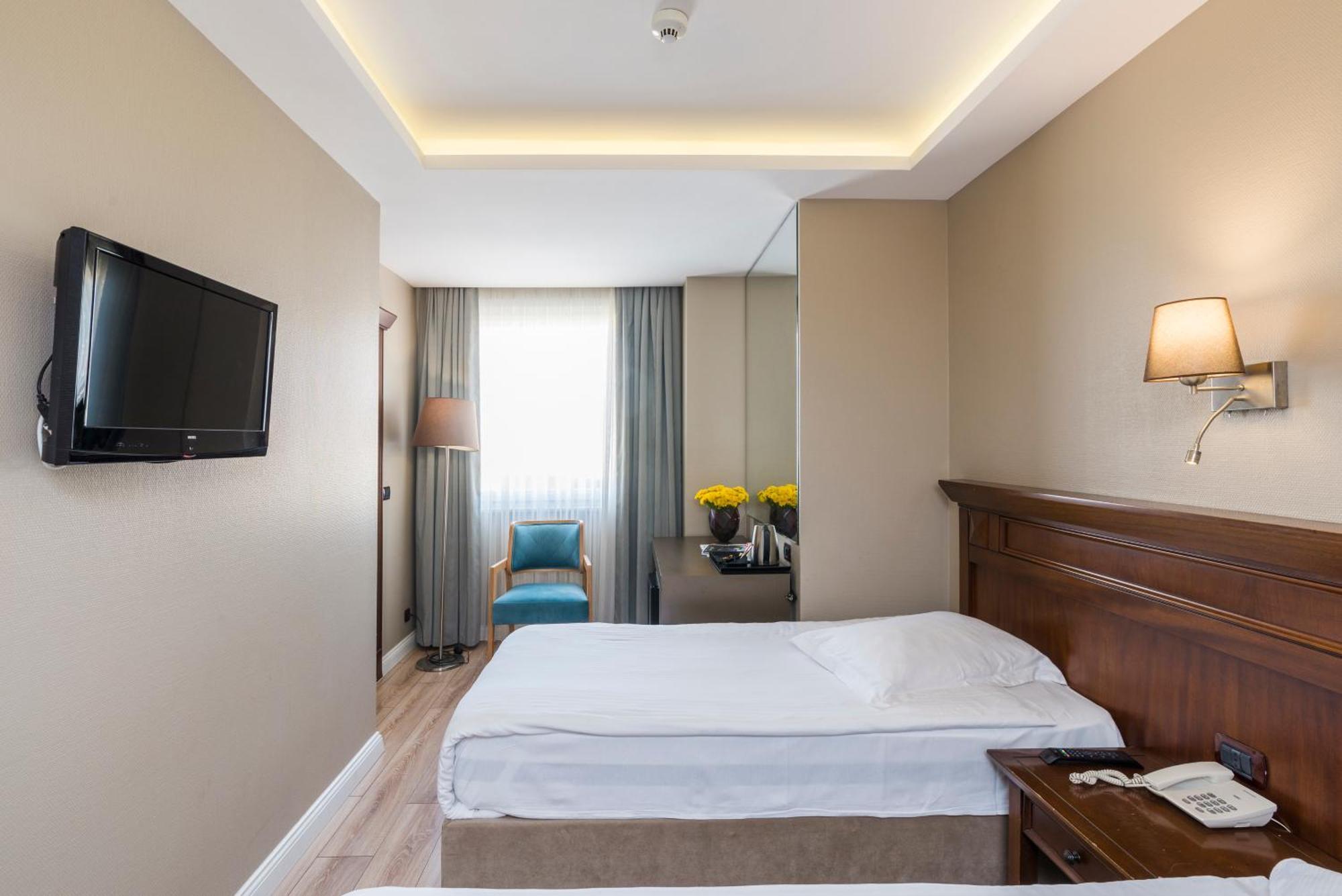 Semsan Hotel Истанбул Екстериор снимка