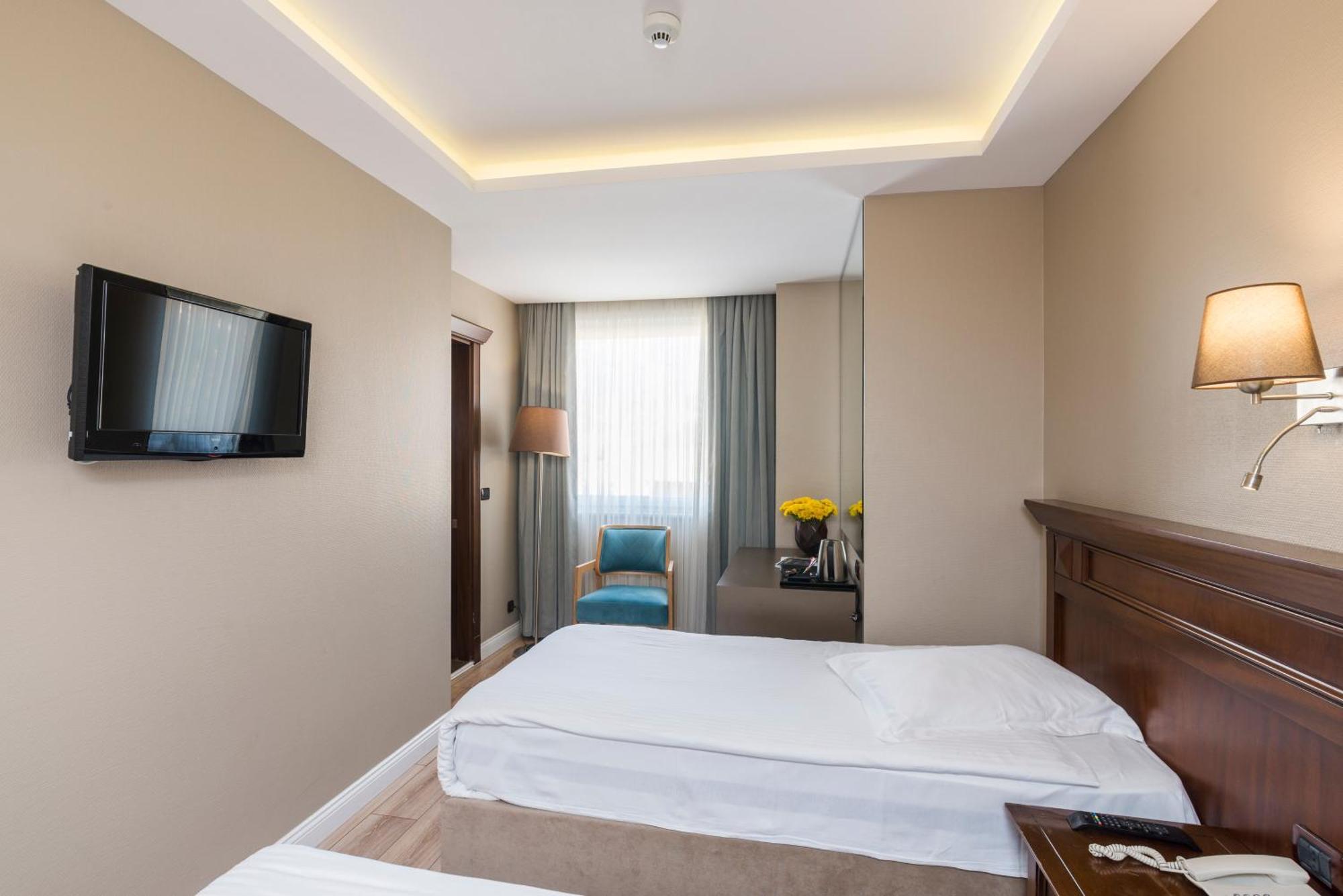Semsan Hotel Истанбул Екстериор снимка