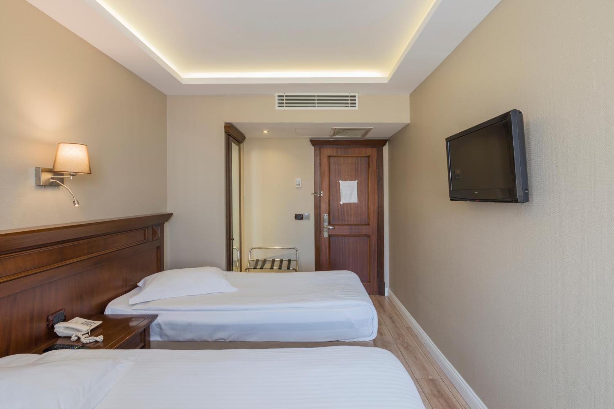Semsan Hotel Истанбул Екстериор снимка