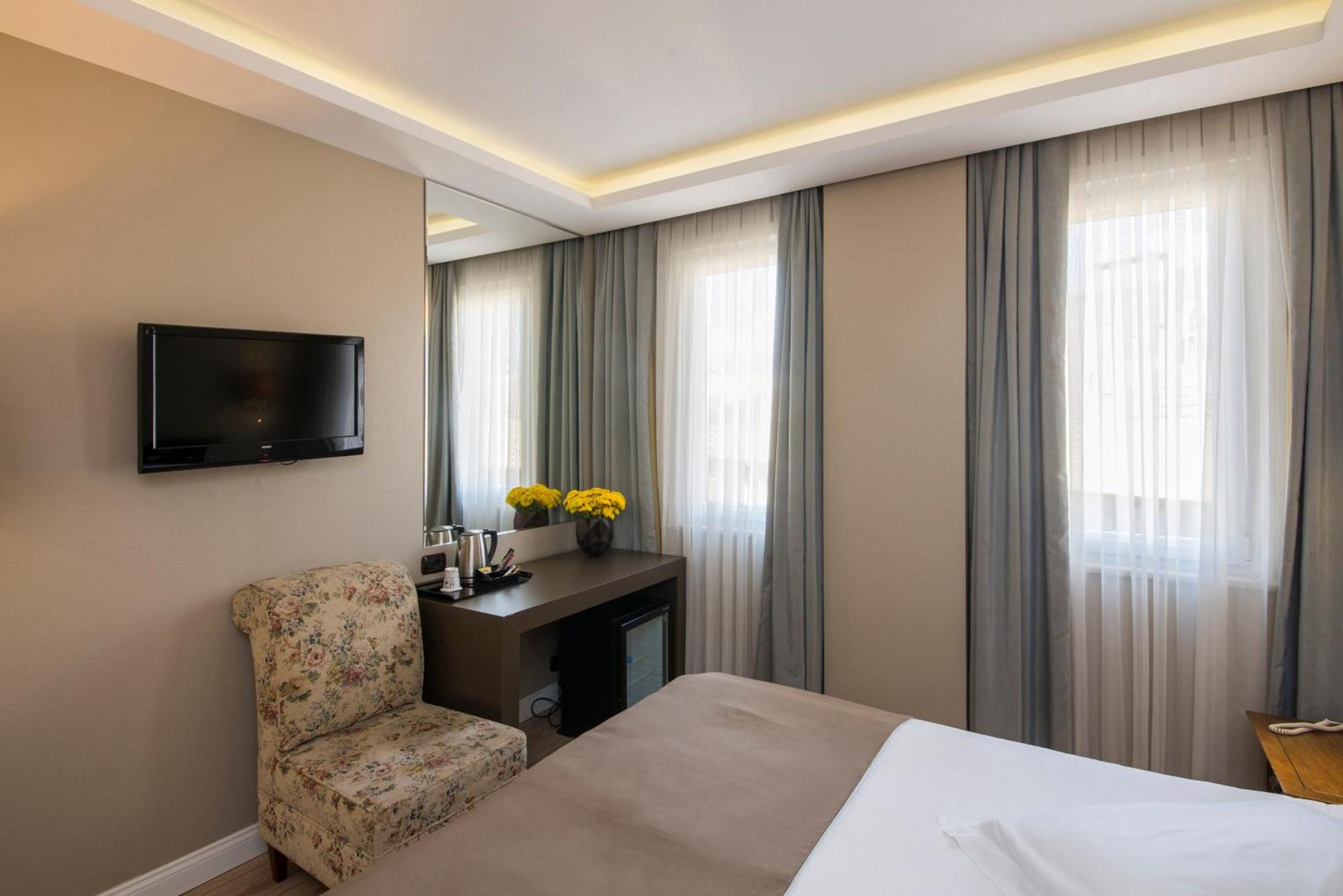 Semsan Hotel Истанбул Екстериор снимка