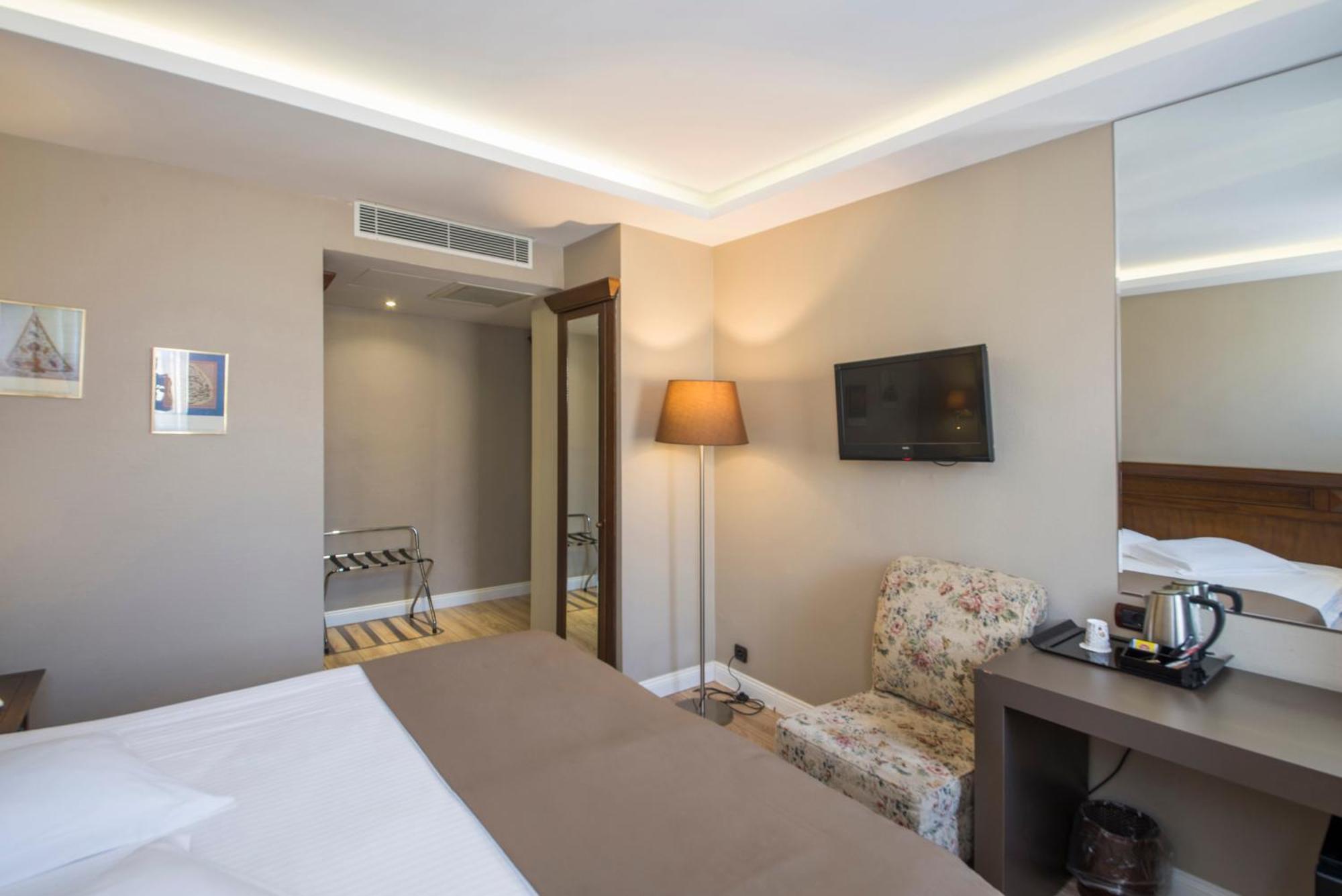 Semsan Hotel Истанбул Екстериор снимка