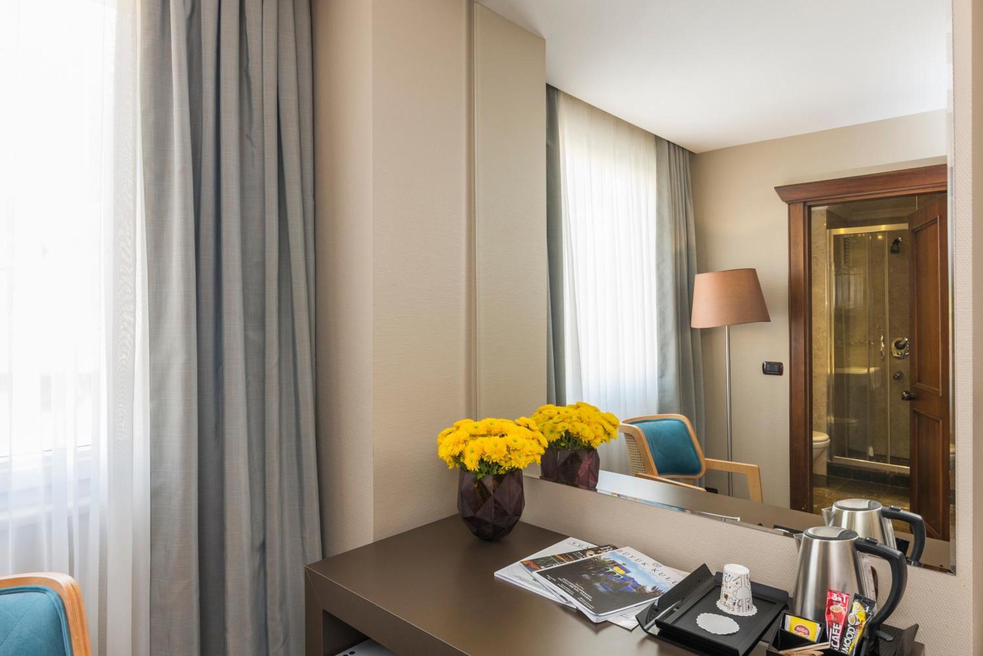 Semsan Hotel Истанбул Екстериор снимка